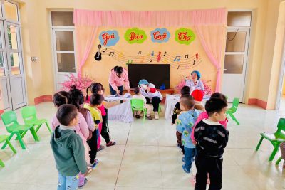 TRƯỜNG MẦM NON CHÂN LÝ PHỐI HỢP VỚI TRẠM Y TẾ KHÁM SỨC KHỎE ĐỊNH KỲ CHO TRẺ